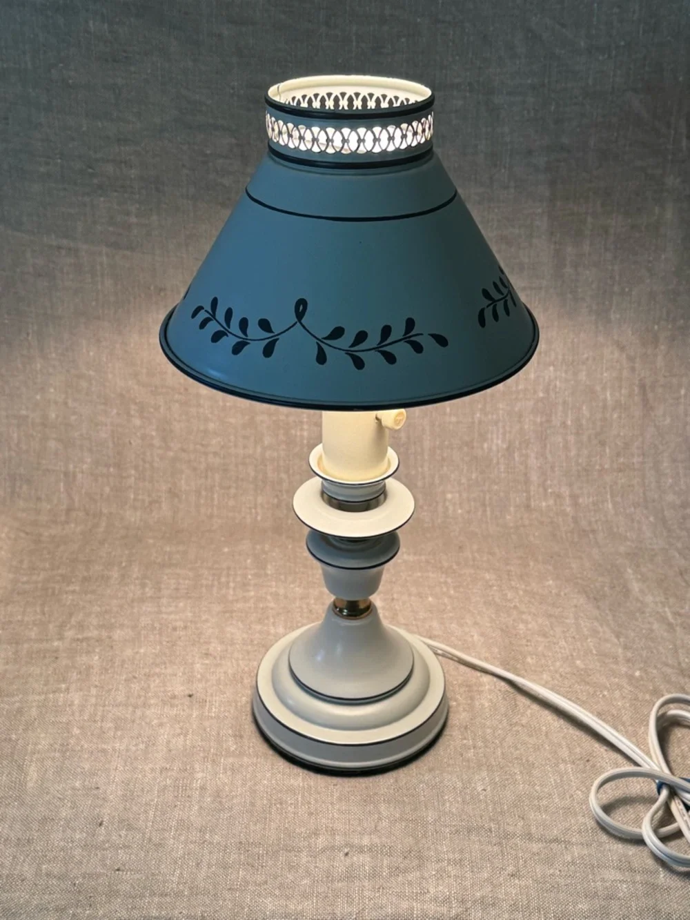 Vintage French Country Tole Metal Lamp